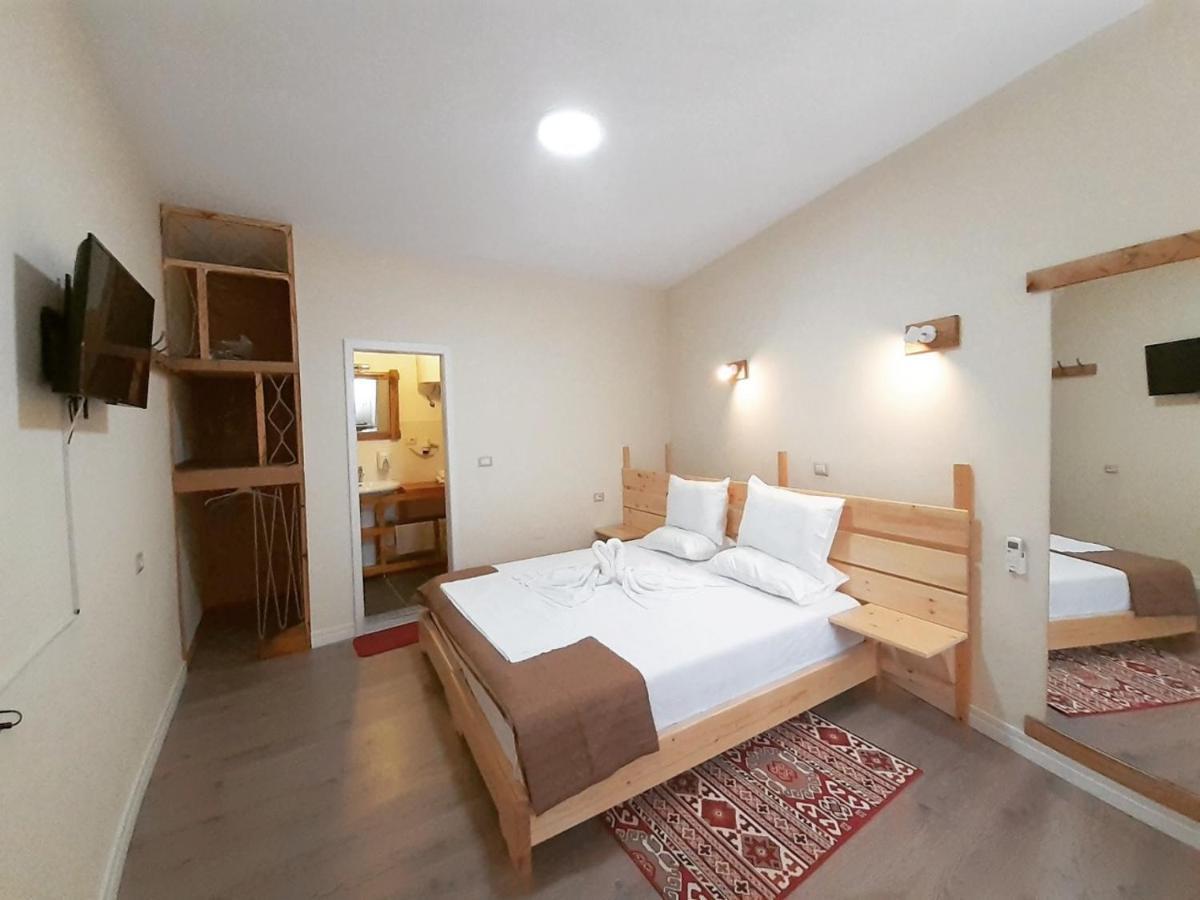 At Pikotiko'S - Korca City Rooms For Rent Екстер'єр фото