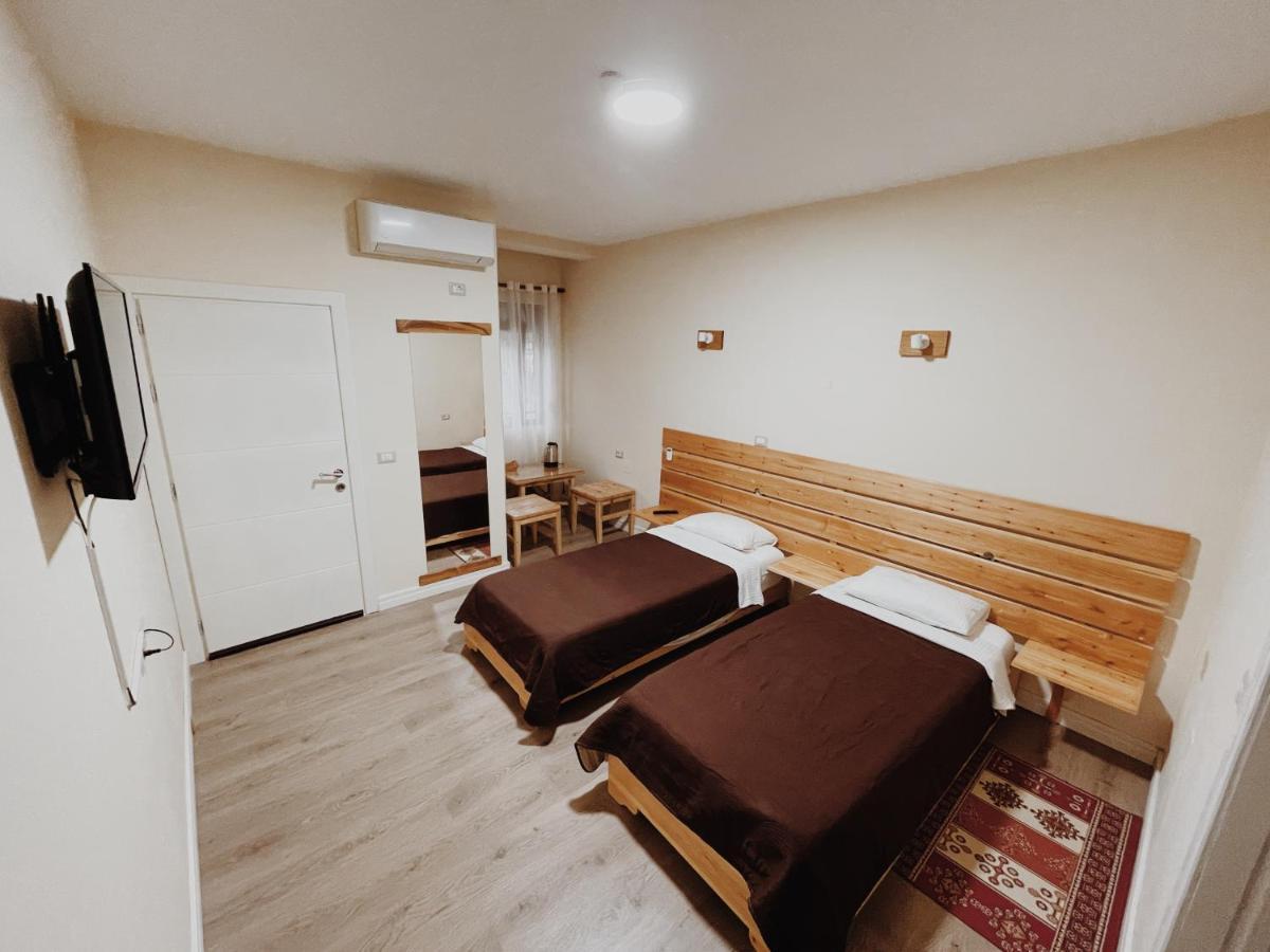 At Pikotiko'S - Korca City Rooms For Rent Екстер'єр фото