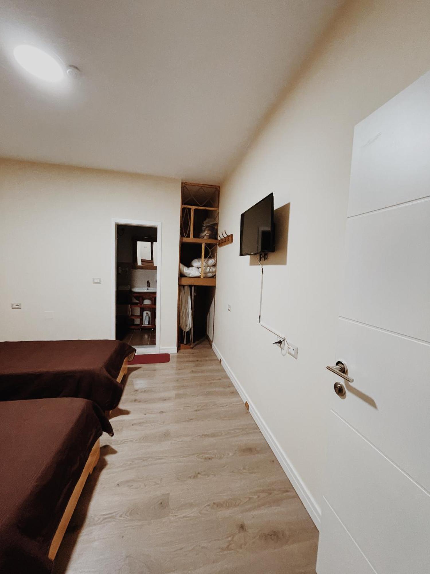 At Pikotiko'S - Korca City Rooms For Rent Екстер'єр фото